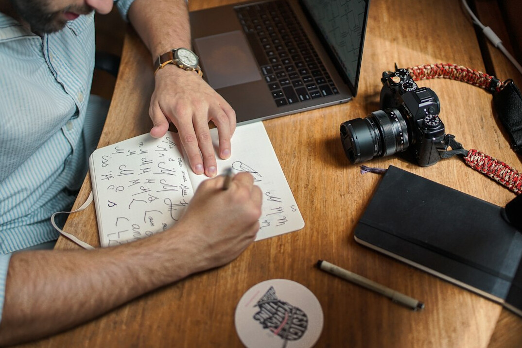 person sketching algorithm ideas
